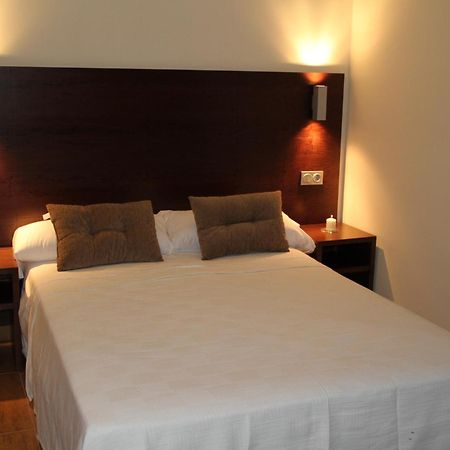 Hotel Rural Arroyo La Plata By Bossh Hotels เฮเรส เด ลอส คาบาลเญรอส ภายนอก รูปภาพ