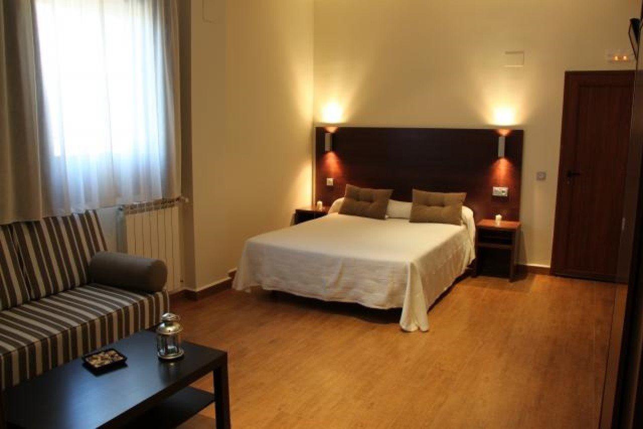 Hotel Rural Arroyo La Plata By Bossh Hotels เฮเรส เด ลอส คาบาลเญรอส ภายนอก รูปภาพ