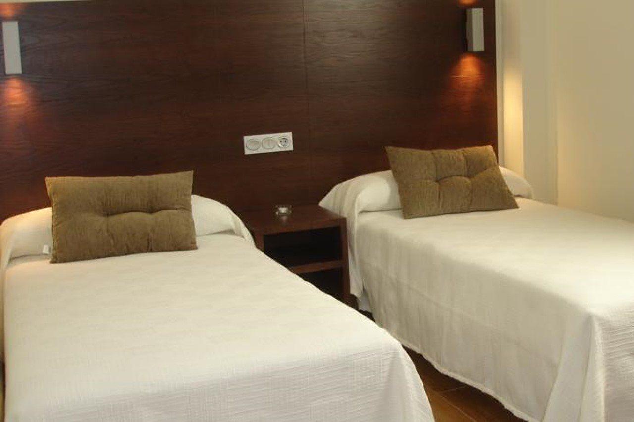Hotel Rural Arroyo La Plata By Bossh Hotels เฮเรส เด ลอส คาบาลเญรอส ภายนอก รูปภาพ
