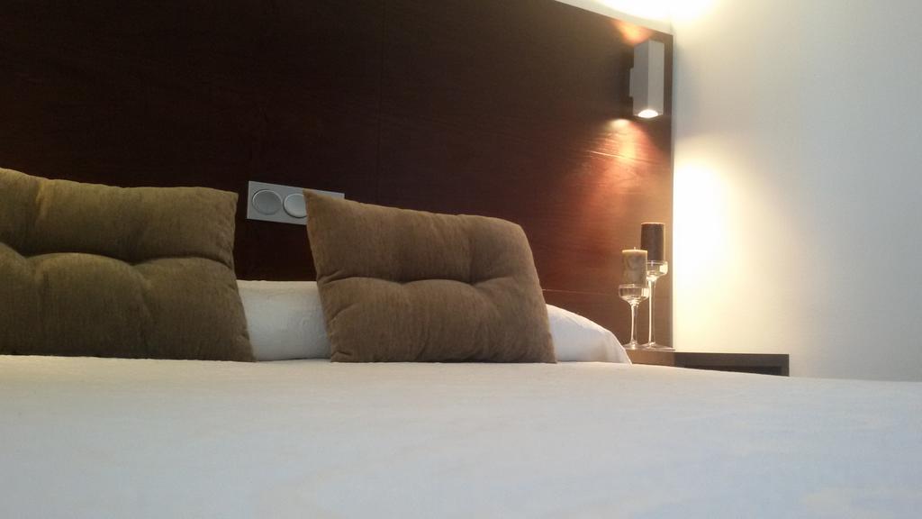 Hotel Rural Arroyo La Plata By Bossh Hotels เฮเรส เด ลอส คาบาลเญรอส ภายนอก รูปภาพ