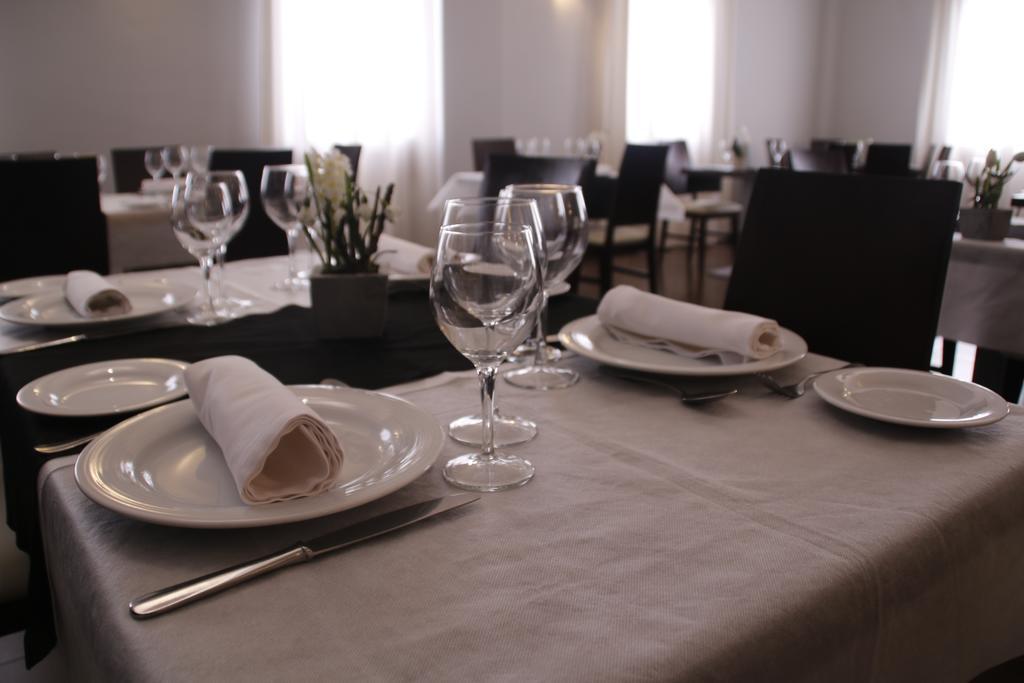 Hotel Rural Arroyo La Plata By Bossh Hotels เฮเรส เด ลอส คาบาลเญรอส ภายนอก รูปภาพ