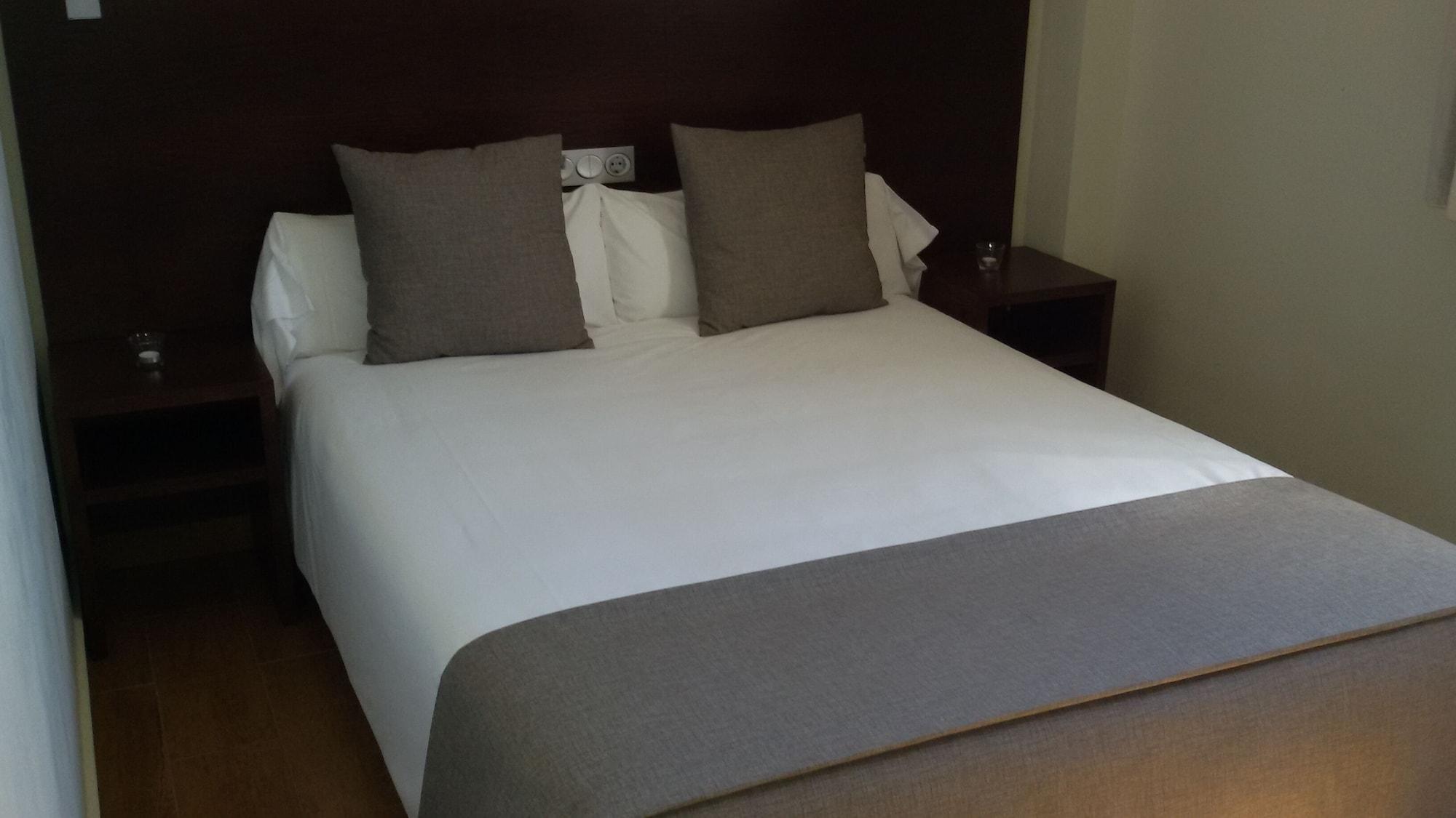 Hotel Rural Arroyo La Plata By Bossh Hotels เฮเรส เด ลอส คาบาลเญรอส ภายนอก รูปภาพ