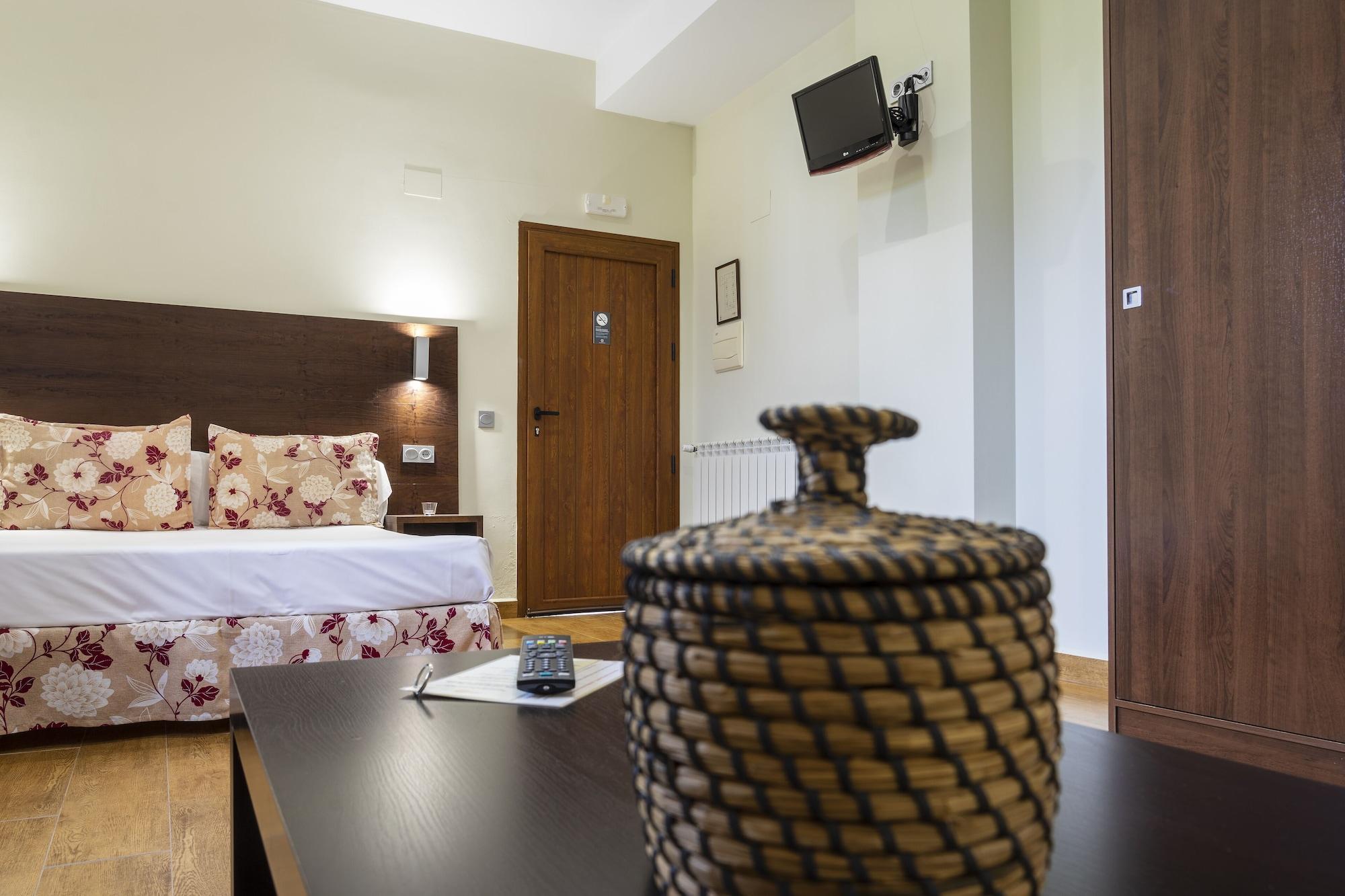 Hotel Rural Arroyo La Plata By Bossh Hotels เฮเรส เด ลอส คาบาลเญรอส ภายนอก รูปภาพ