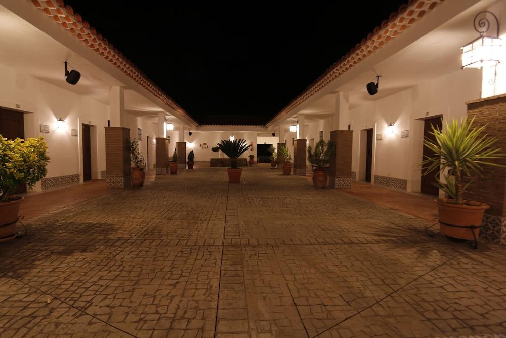 Hotel Rural Arroyo La Plata By Bossh Hotels เฮเรส เด ลอส คาบาลเญรอส ภายนอก รูปภาพ