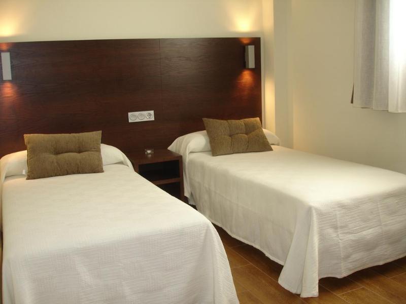 Hotel Rural Arroyo La Plata By Bossh Hotels เฮเรส เด ลอส คาบาลเญรอส ภายนอก รูปภาพ