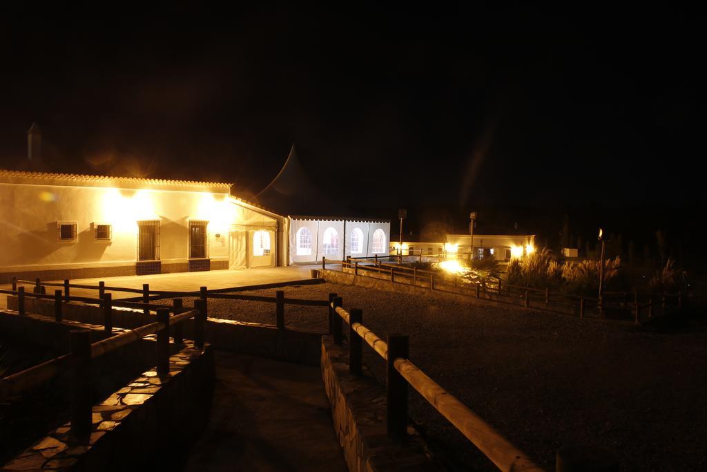 Hotel Rural Arroyo La Plata By Bossh Hotels เฮเรส เด ลอส คาบาลเญรอส ภายนอก รูปภาพ