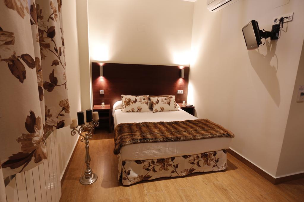 Hotel Rural Arroyo La Plata By Bossh Hotels เฮเรส เด ลอส คาบาลเญรอส ภายนอก รูปภาพ