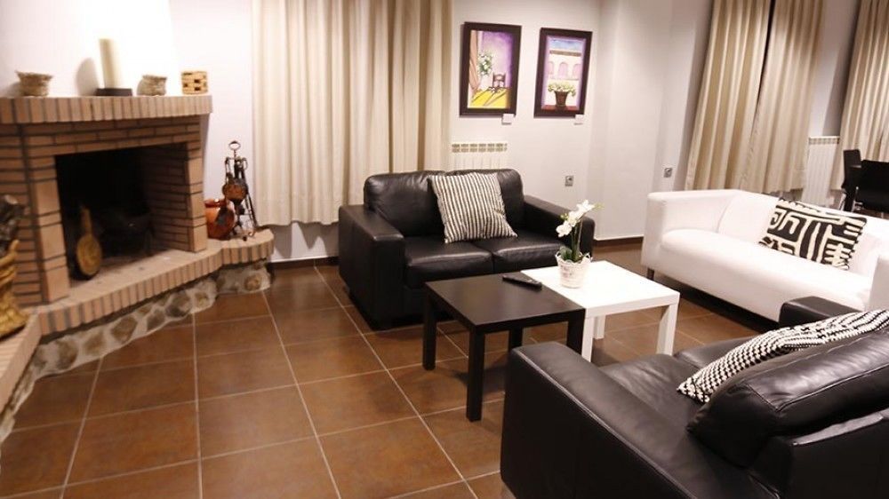 Hotel Rural Arroyo La Plata By Bossh Hotels เฮเรส เด ลอส คาบาลเญรอส ภายนอก รูปภาพ