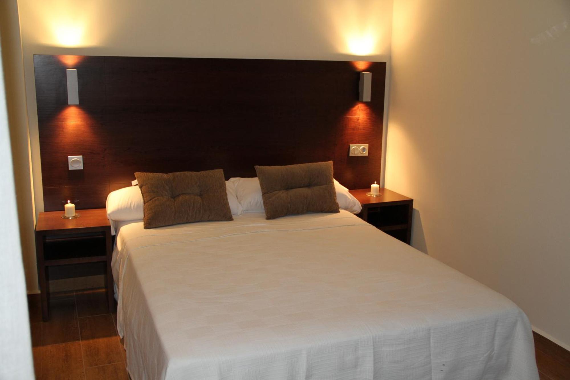 Hotel Rural Arroyo La Plata By Bossh Hotels เฮเรส เด ลอส คาบาลเญรอส ภายนอก รูปภาพ