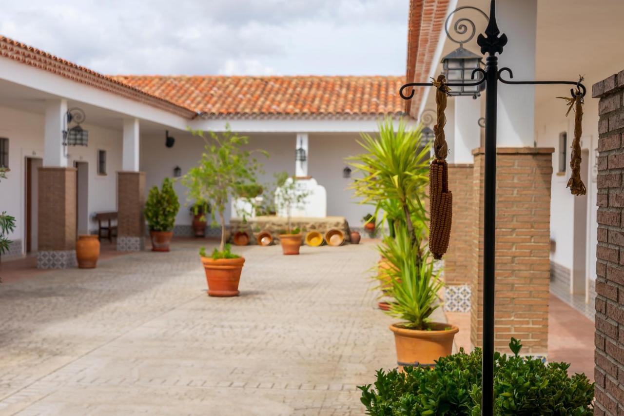 Hotel Rural Arroyo La Plata By Bossh Hotels เฮเรส เด ลอส คาบาลเญรอส ภายนอก รูปภาพ